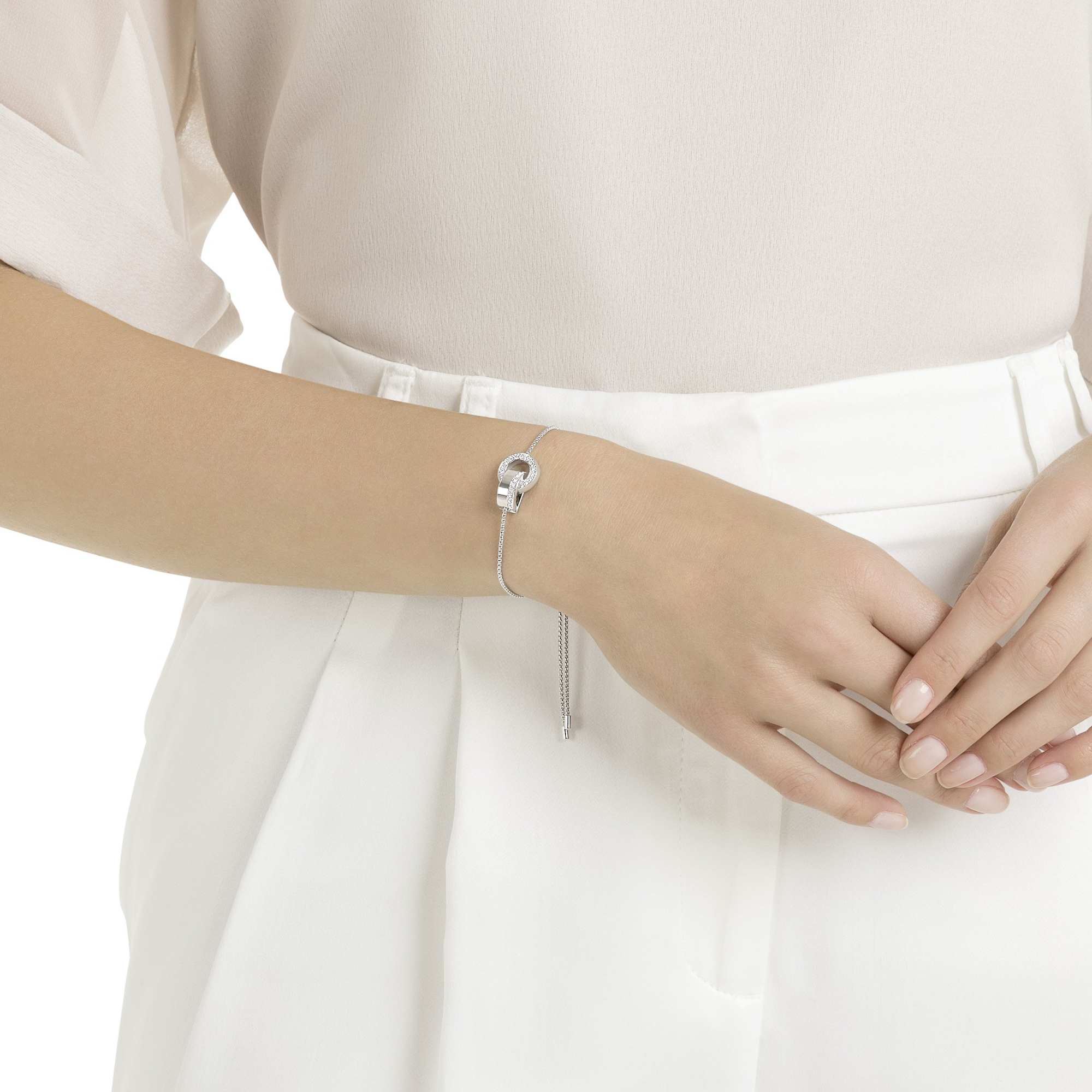 dextera-bracelet-interlocking-loop-white-rhodium-plated-swarovski-5616478