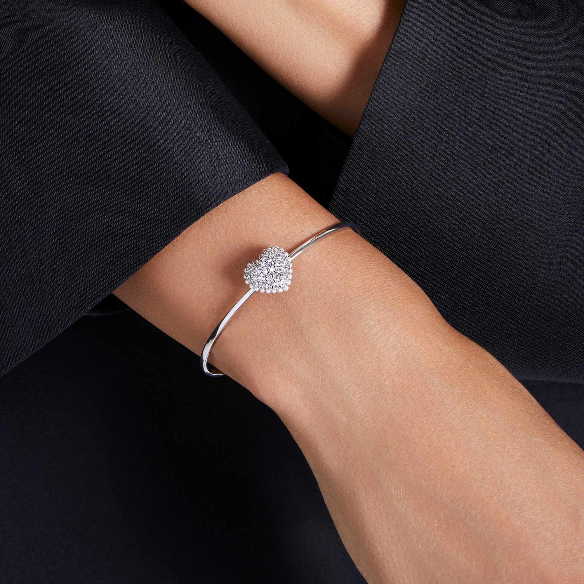 hyperbola-bangle-heart-white-rhodium-plated-swarovski-5684385