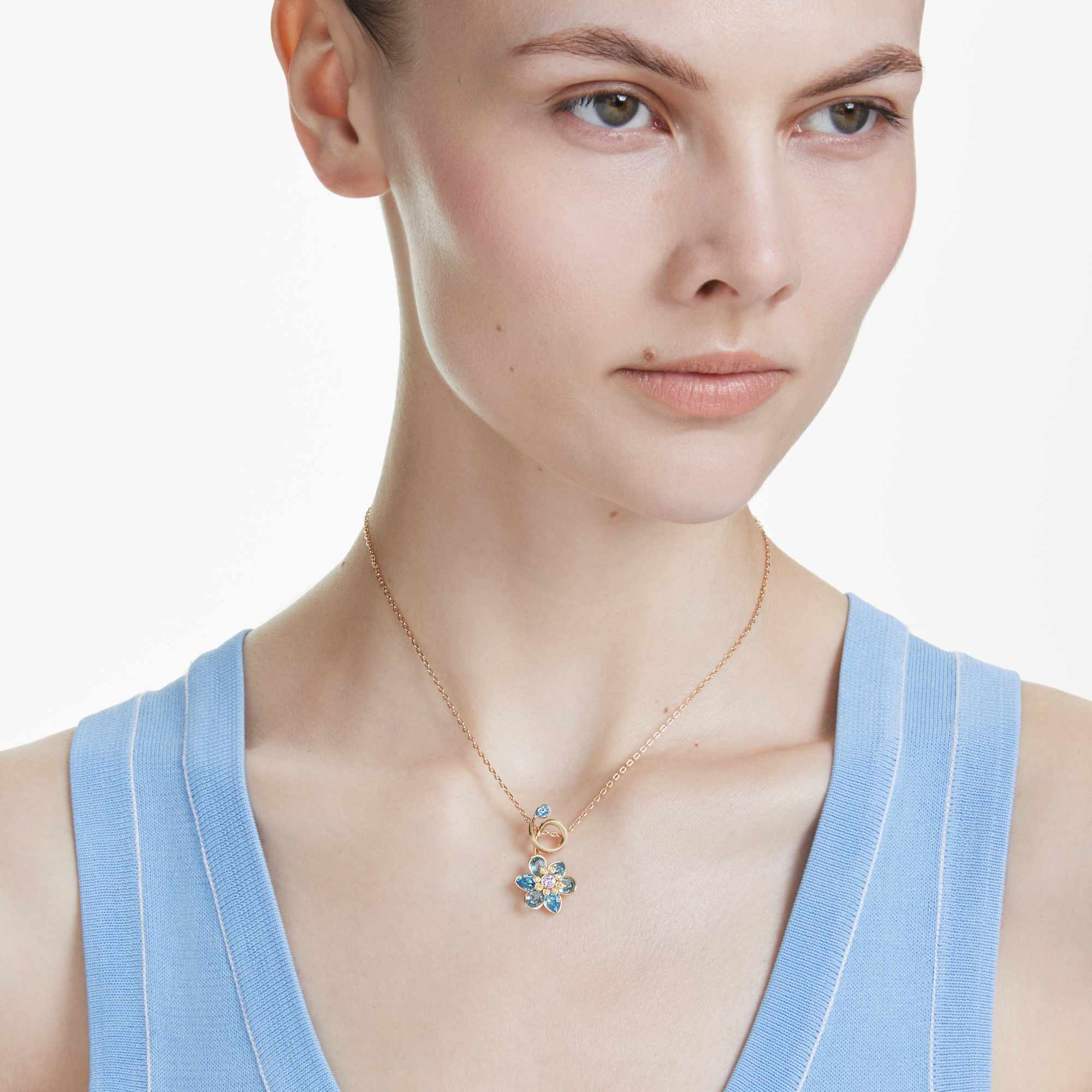 idyllia-pendant-mixed-cuts-flower-blue-18k-gold-finish-swarovski-5709029