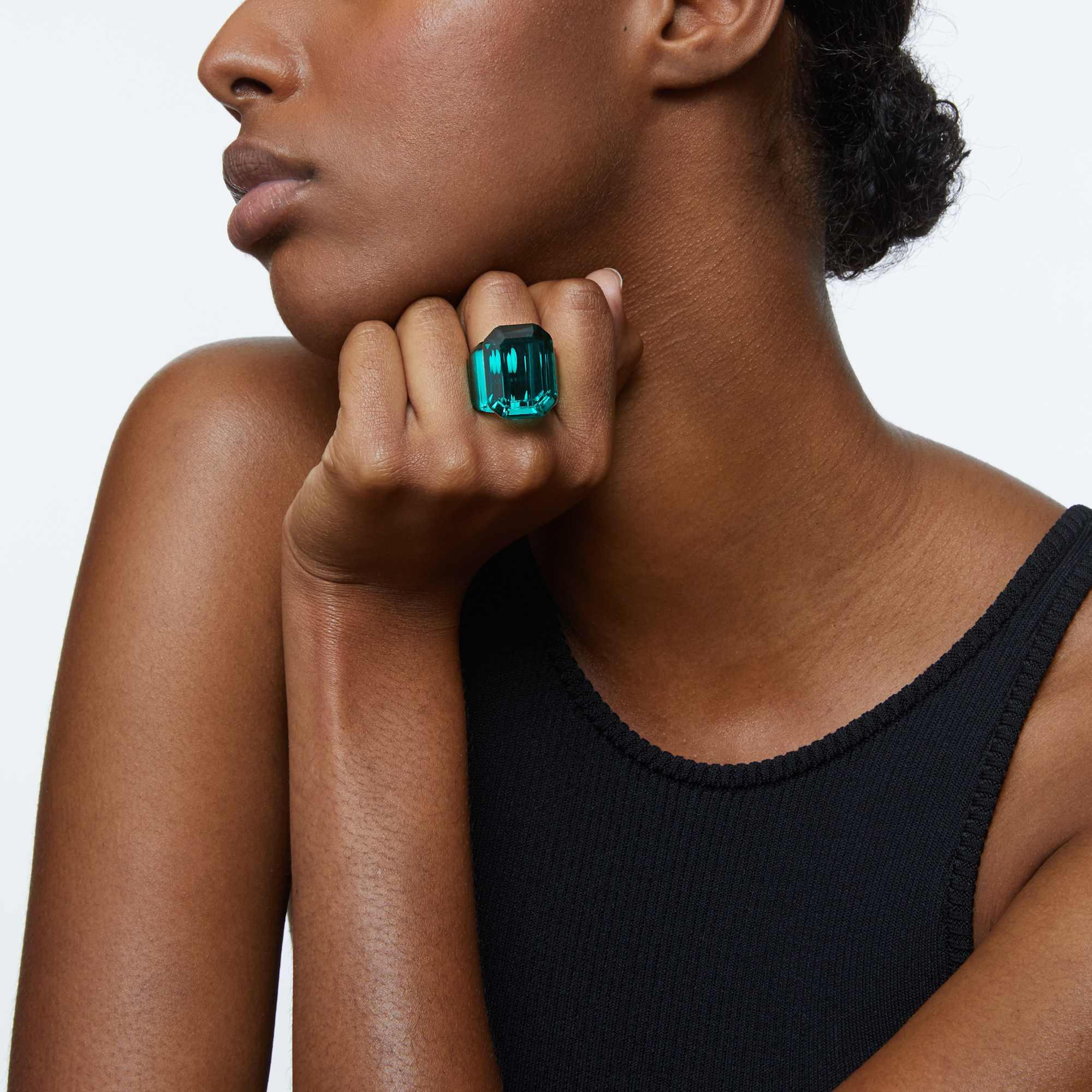 lucent-cocktail-ring-octagon-cut-green-swarovski-5600236