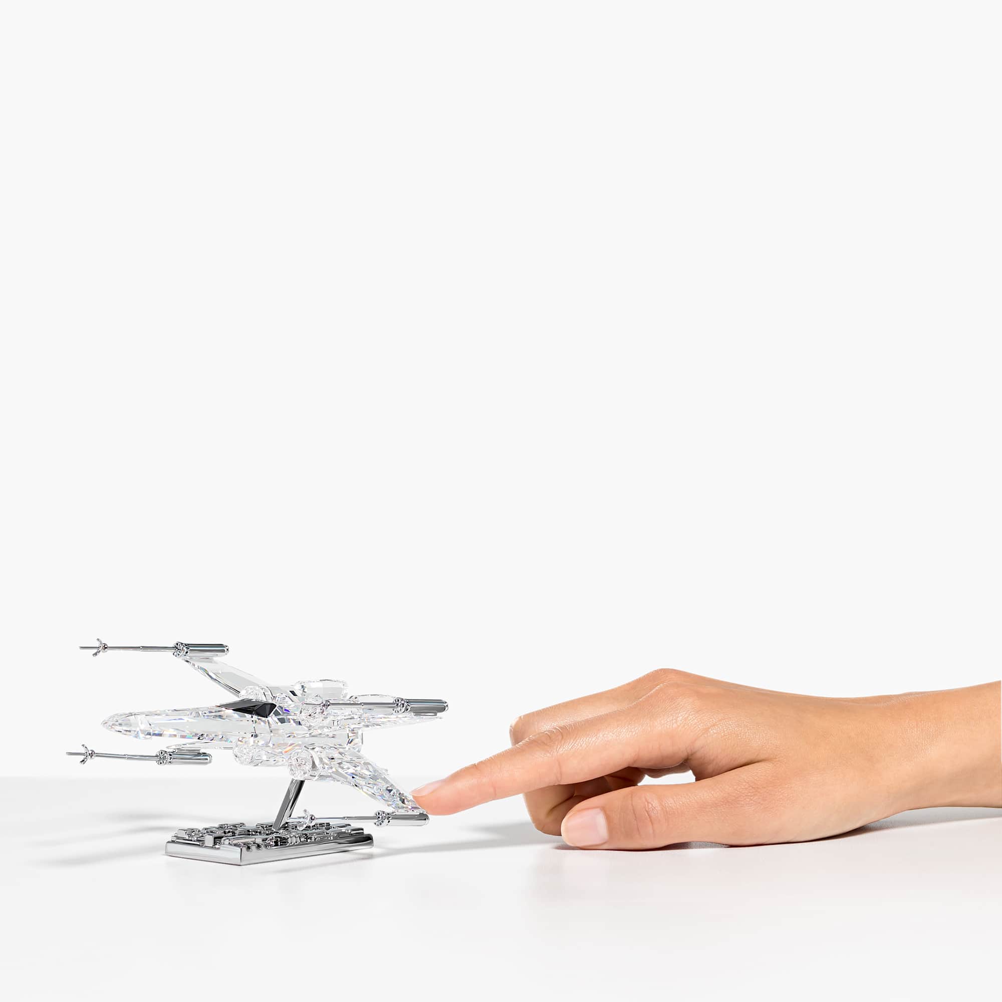 star-wars-E28093-x-wing-starfighter-swarovski-5739906
